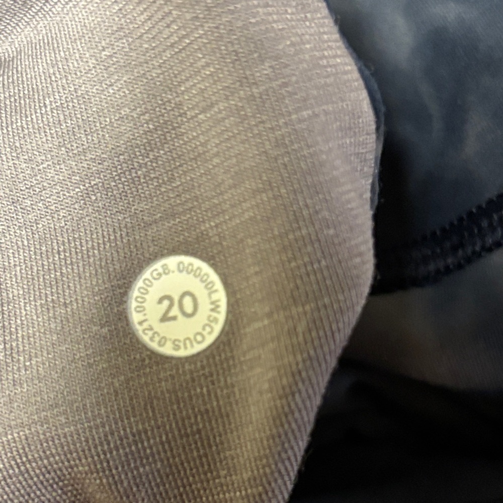 Women’s lululemon Navy Tie-Dye Leggings- size 20 - Picture 4 of 7